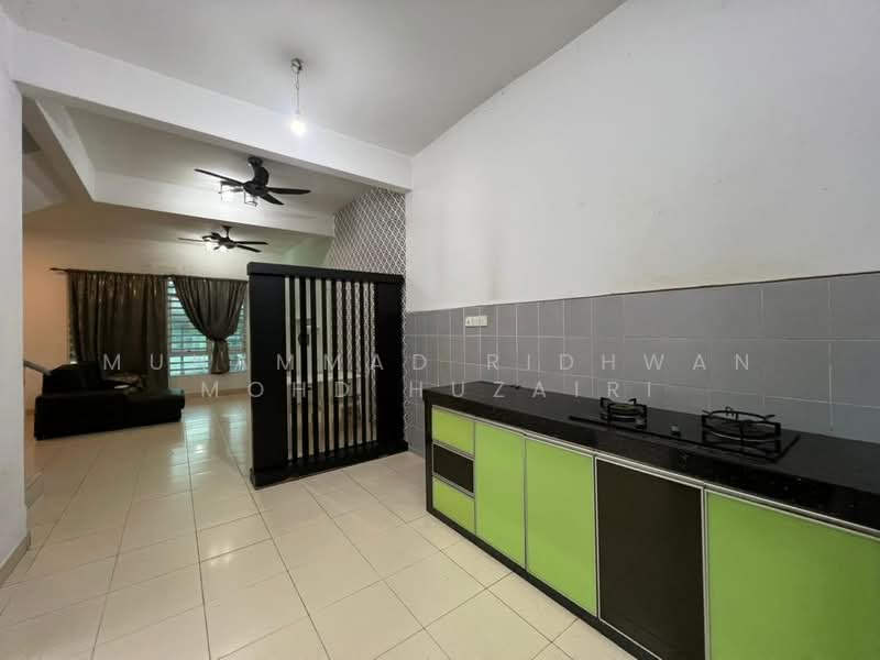 2-storey Terraced House for Sale in Bandar Puncak Alam (Puncak Alam) - Muhammad Ridhwan Mohd Huzairi - Living Room - PropertyGuru.com.my