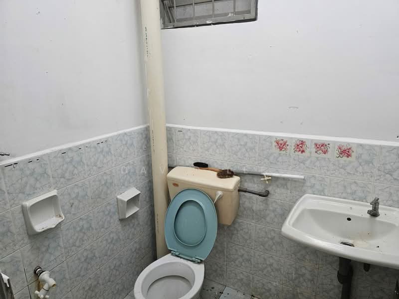 Rumah Teres 2 Tingkat untuk Dijual di Parit Buntar (Perak) - David Lee - Bathroom - PropertyGuru.com.my