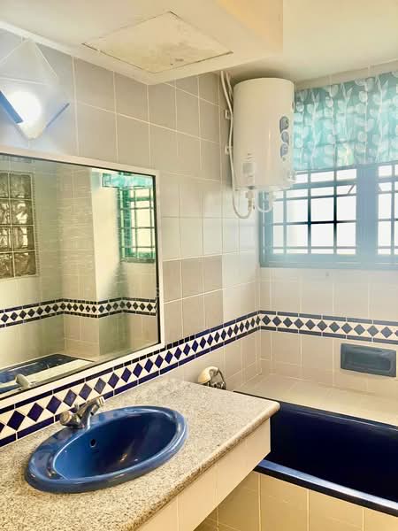 Kondominium untuk Disewa di The Straits View Condominium - Jessica Ma - Bathroom - PropertyGuru.com.my