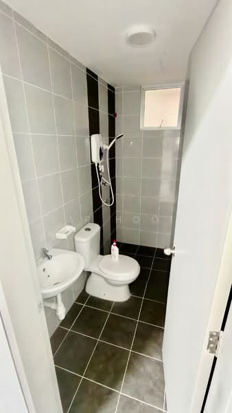 Apartment for Rent at Idaman Melur @ Cybersouth - Kar Hooi - Bathroom - PropertyGuru.com.my