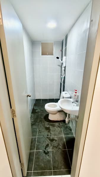 Apartment for Rent at Idaman Melur @ Cybersouth - Kar Hooi - Bathroom - PropertyGuru.com.my
