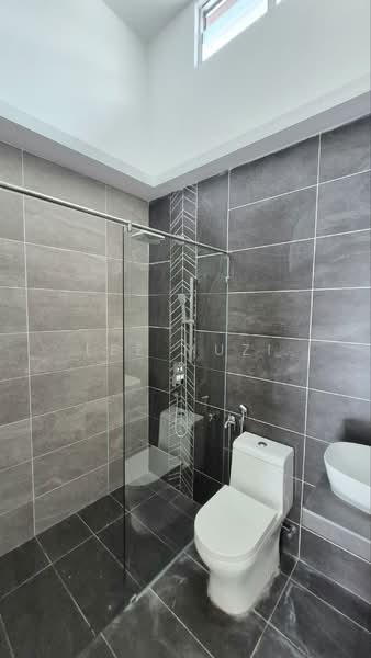 Semi-Detached House for Sale in Taman Klebang Ria (Chemor) - Lee Muzi - Bathroom - PropertyGuru.com.my