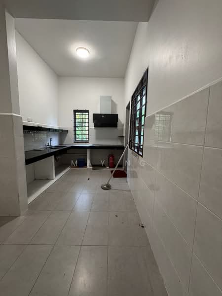 Semi-Detached House for Sale in Sepang (Selangor) - May Ng - Kitchen - PropertyGuru.com.my