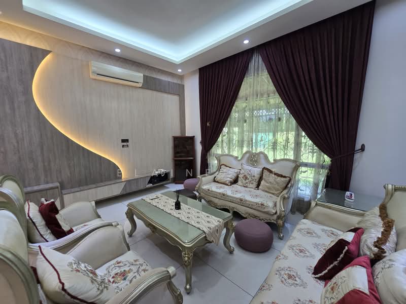 Rumah Banglo untuk Dijual di Diamond City (Semenyih) - Elaine Lee - Living Room - PropertyGuru.com.my