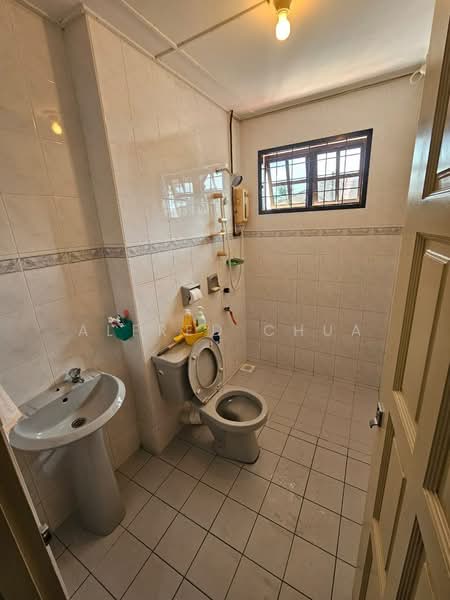 Rumah Teres 2 Tingkat untuk Dijual di Stapok (Kuching) - Alfred Chua - Bathroom - PropertyGuru.com.my