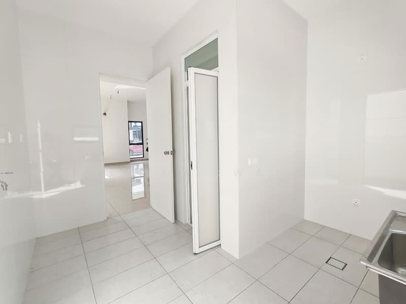 2-storey Terraced House for Sale in Setia Alam (Selangor) - Heylen Kwang - Kitchen - PropertyGuru.com.my