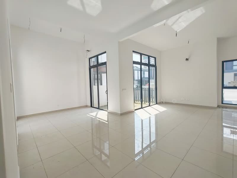 2-storey Terraced House for Sale in Setia Alam (Selangor) - Heylen Kwang - Living Room - PropertyGuru.com.my