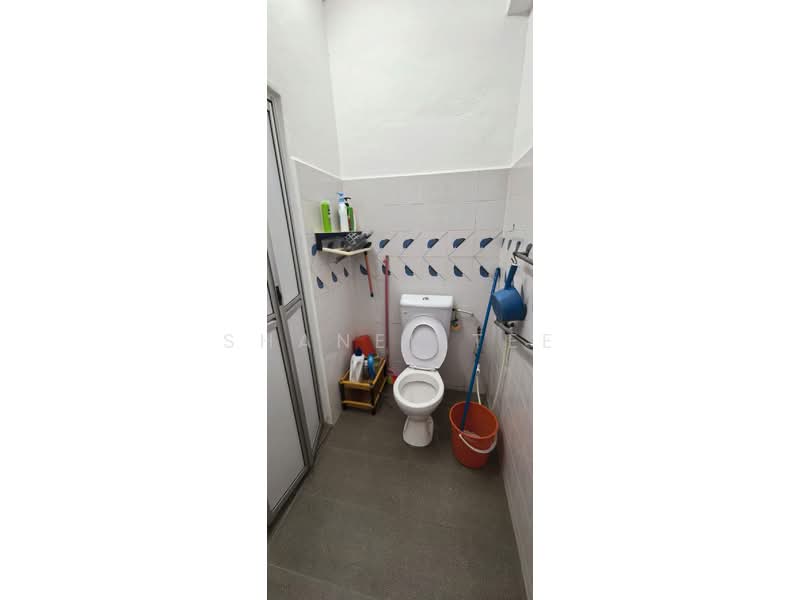 Rumah Teres 2 Tingkat untuk Dijual di Taman Kampung Majid (Kluang) - Shanel Tee - Bathroom - PropertyGuru.com.my