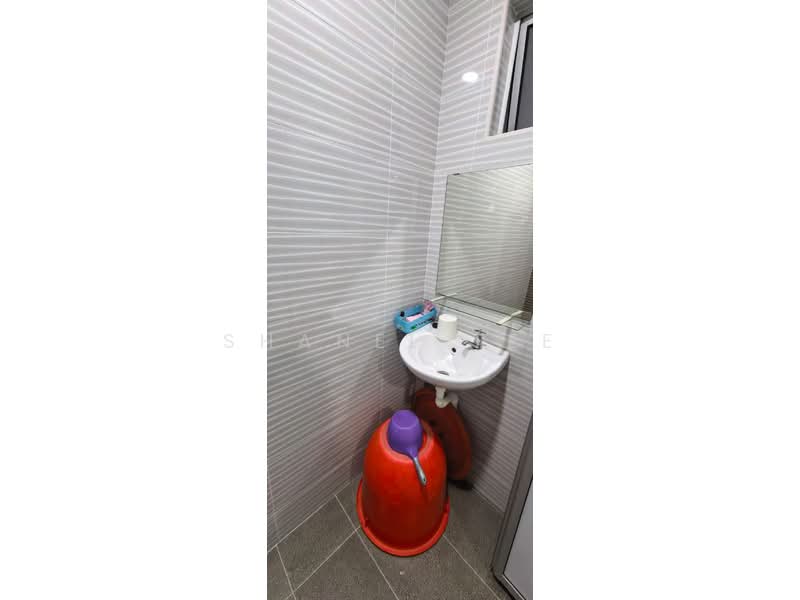 Rumah Teres 2 Tingkat untuk Dijual di Taman Kampung Majid (Kluang) - Shanel Tee - Bathroom - PropertyGuru.com.my