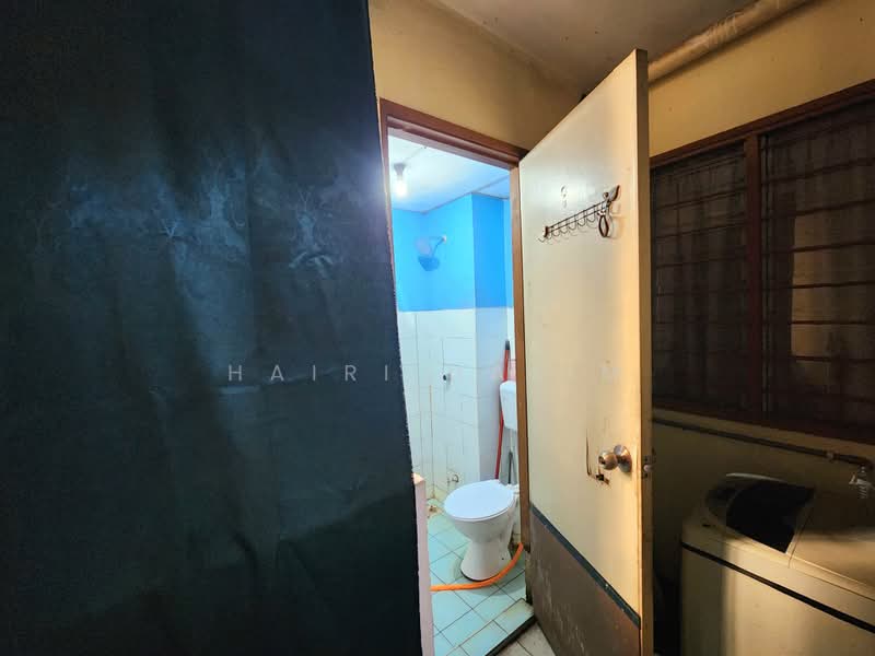 Pangsapuri untuk Dijual di Pusat Komersial Seksyen 7 - Hairi Halim - PropertyGuru.com.my