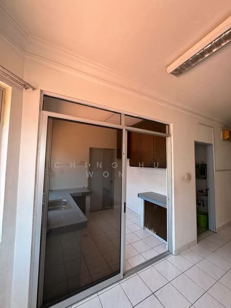 Pangsapuri untuk Dijual di Beverly Hills 5 - Ching Hui Wong - Kitchen - PropertyGuru.com.my