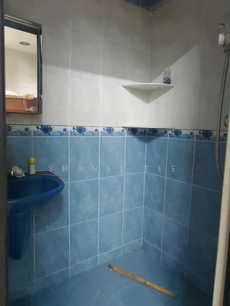 Rumah Teres 1 Tingkat untuk Dijual di Taman Dato Amar Diraja (Kluang) - Shanel Tee - Bathroom - PropertyGuru.com.my