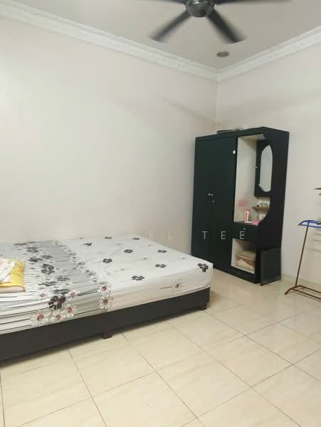 Rumah Teres 1 Tingkat untuk Dijual di Taman Dato Amar Diraja (Kluang) - Shanel Tee - Bedroom - PropertyGuru.com.my
