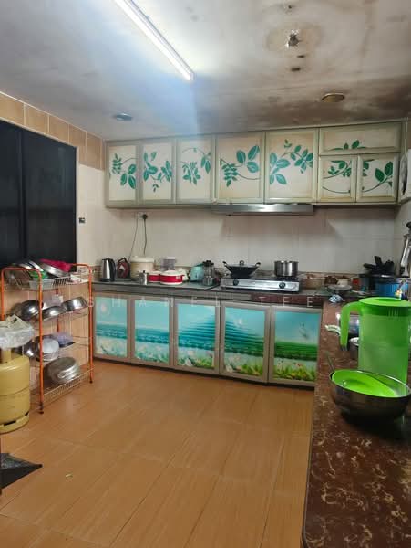 Rumah Teres 1 Tingkat untuk Dijual di Taman Dato Amar Diraja (Kluang) - Shanel Tee - Kitchen - PropertyGuru.com.my