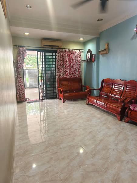 Rumah Teres 1 Tingkat untuk Dijual di Taman Dato Amar Diraja (Kluang) - Shanel Tee - Living Room - PropertyGuru.com.my