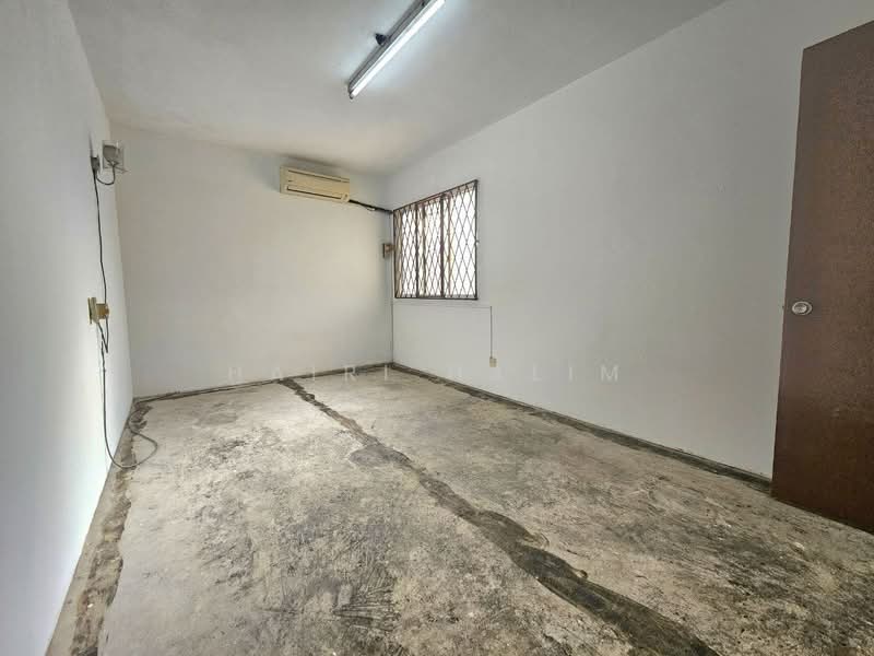 Flat for Sale at Flat PKNS Seksyen 8 - Hairi Halim - PropertyGuru.com.my