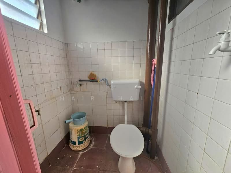 Flat for Sale at Flat PKNS Seksyen 8 - Hairi Halim - PropertyGuru.com.my