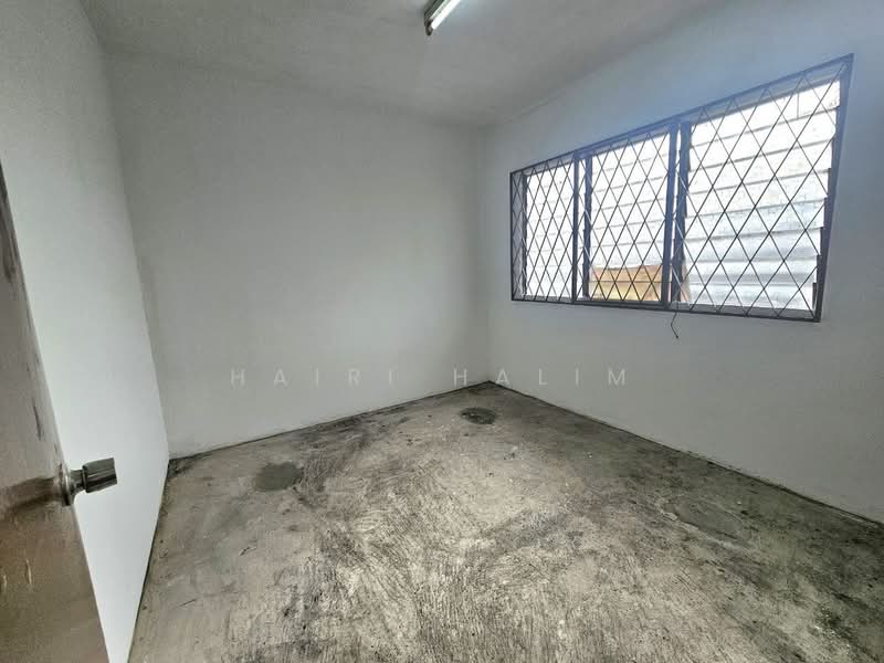 Flat for Sale at Flat PKNS Seksyen 8 - Hairi Halim - PropertyGuru.com.my