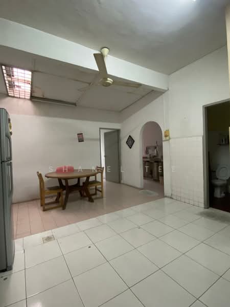 Rumah Teres 2 Tingkat untuk Dijual di Taman Kluang Barat (Kluang) - Shanel Tee - Kitchen - PropertyGuru.com.my
