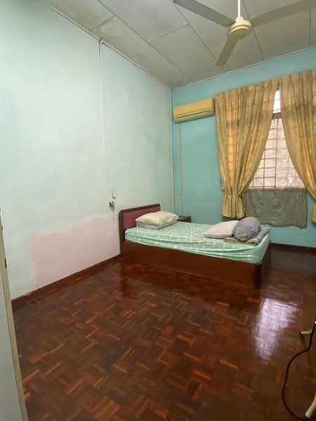Rumah Teres 2 Tingkat untuk Dijual di Taman Kluang Barat (Kluang) - Shanel Tee - Bedroom - PropertyGuru.com.my