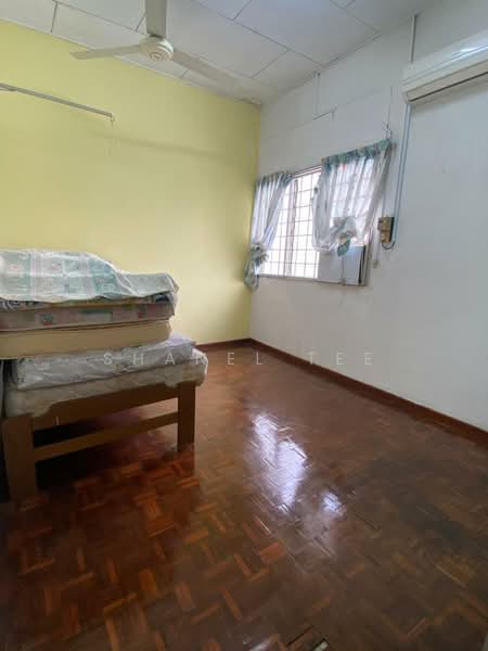 Rumah Teres 2 Tingkat untuk Dijual di Taman Kluang Barat (Kluang) - Shanel Tee - Bedroom - PropertyGuru.com.my