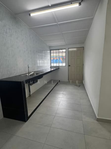 Rumah Teres 1 Tingkat untuk Dijual di Kluang (Johor) - Shanel Tee - Kitchen - PropertyGuru.com.my