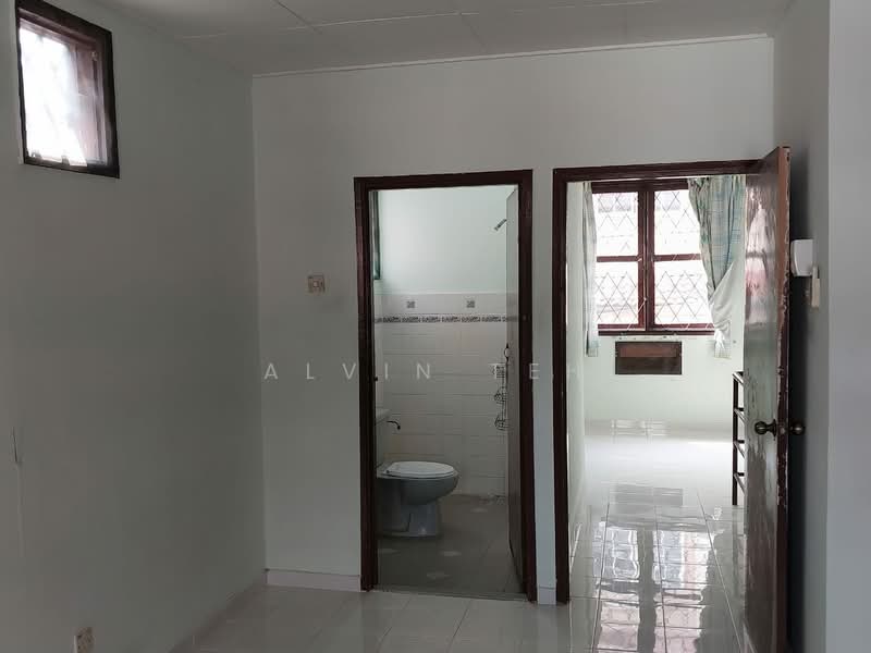 Terraced House for Sale in Bandar Kinrara Seksyen 1 (Bandar Kinrara) - Alvin Teh - Bathroom - PropertyGuru.com.my