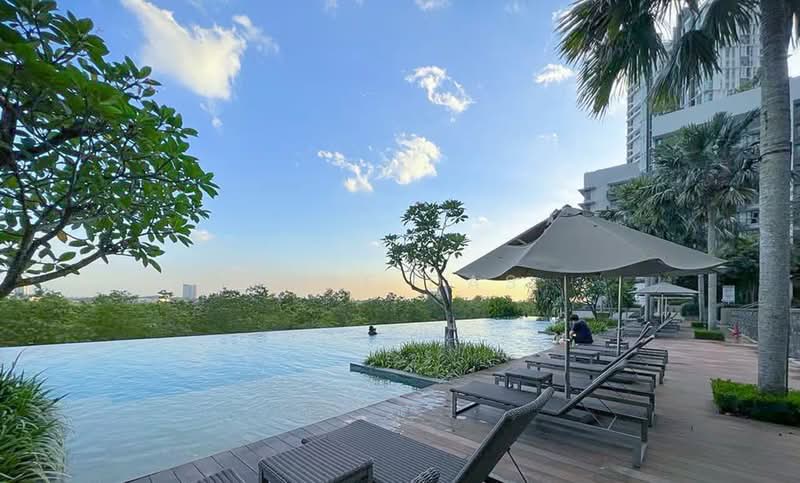 Condominium for Sale at Iskandar Residences - Kyle Das - Pool - PropertyGuru.com.my