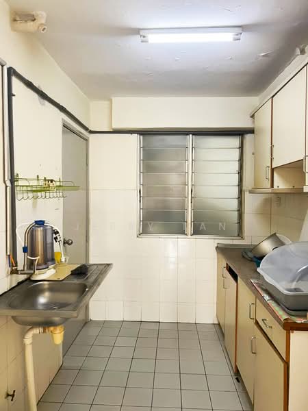 Pangsapuri untuk Disewa di Taman Kristal - Jerry Tan - Kitchen - PropertyGuru.com.my