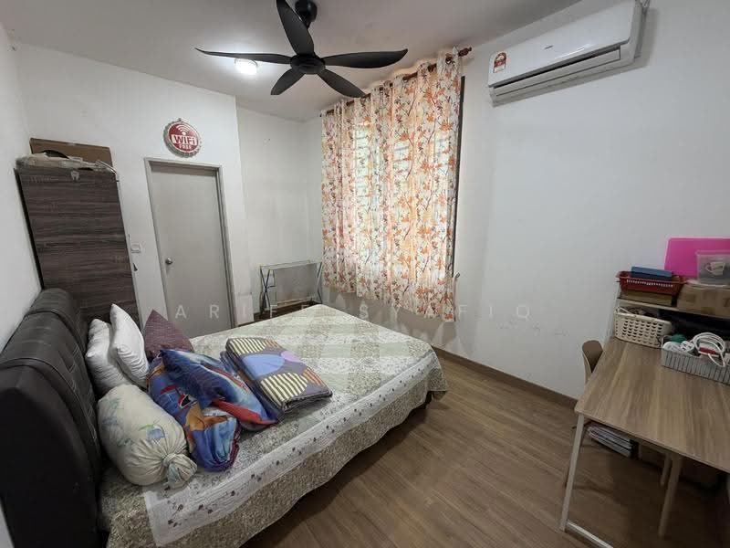 Rumah Teres 2-Tingkat untuk Dijual di Kota Seriemas (Nilai) - Ariff Syafiq - Bedroom - PropertyGuru.com.my