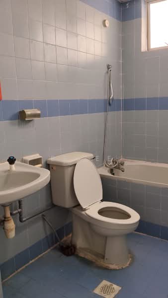 Kondominium untuk Dijual di Bukit OUG Condominiums - BS Lee - Bathroom - PropertyGuru.com.my
