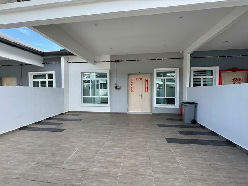 1-storey Terraced House for Rent in Taman Bukit Perdana (Kluang) - Shanel Tee - Exterior - PropertyGuru.com.my