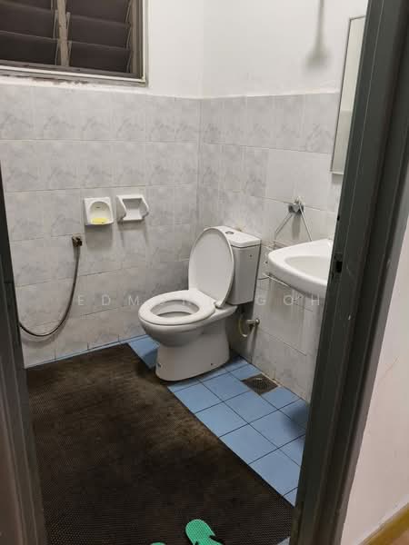 Pangsapuri untuk Disewa di Apartment Sri Ara - Edmund Goh - Bathroom - PropertyGuru.com.my