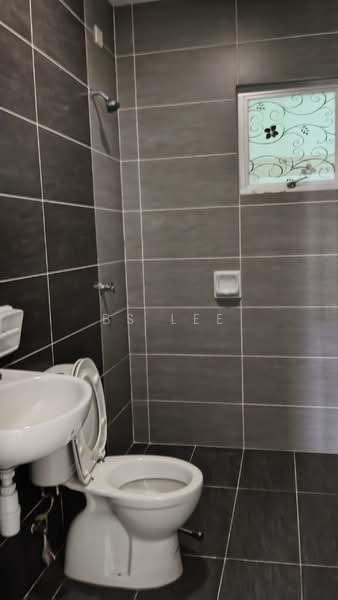 Kondominium untuk Dijual di Zeta Deskye (Alam Saujana) - BS Lee - Bathroom - PropertyGuru.com.my