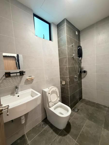Servis Apartment untuk Disewa di Twin Tower Residence - Alex How - Bathroom - PropertyGuru.com.my