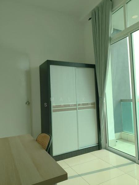 Kediaman Servis untuk Disewa di Saville D'lake - Malik Sarwar - Balcony - PropertyGuru.com.my
