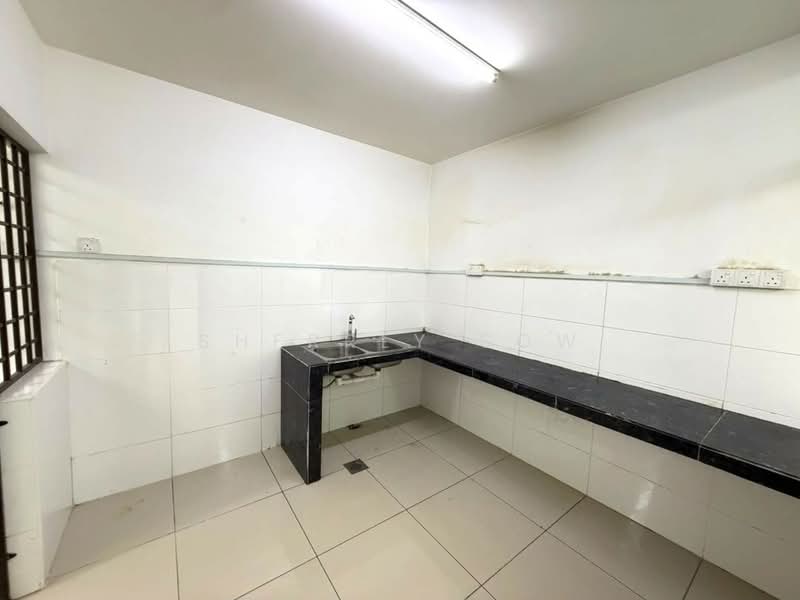 2-storey Terraced House for Sale in Bandar Uda Utama (Johor Bahru) - Sherrly Sow - Kitchen - PropertyGuru.com.my