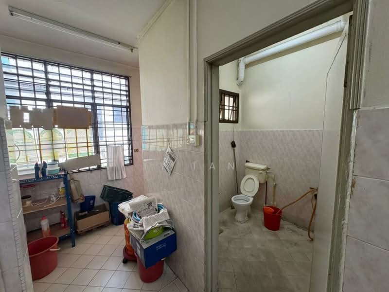 Rumah Teres 2 Tingkat untuk Dijual di Taman Pulai Utama (Skudai) - TY Tan - Bathroom - PropertyGuru.com.my