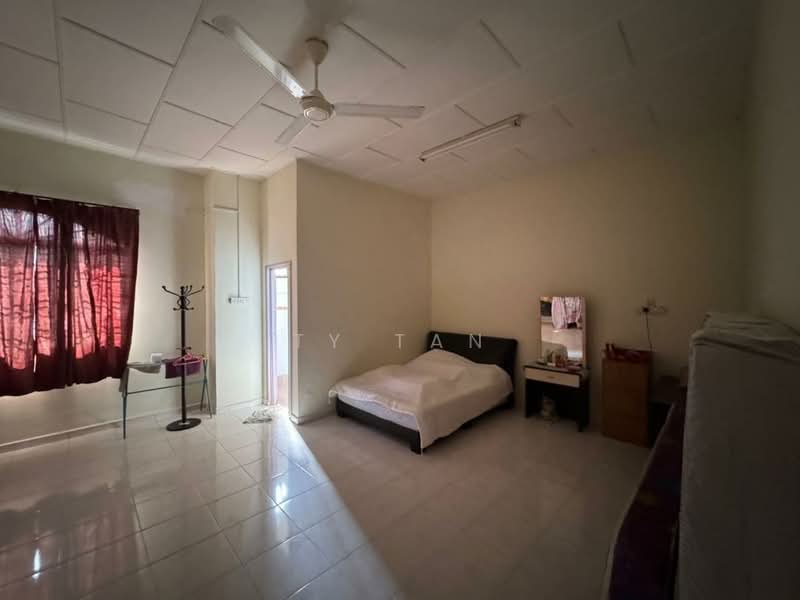 Rumah Teres 2 Tingkat untuk Dijual di Taman Pulai Utama (Skudai) - TY Tan - Bedroom - PropertyGuru.com.my