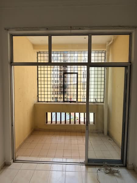 Pangsapuri untuk Disewa di Seri Nuang Apartment - Norlela . - Balcony - PropertyGuru.com.my