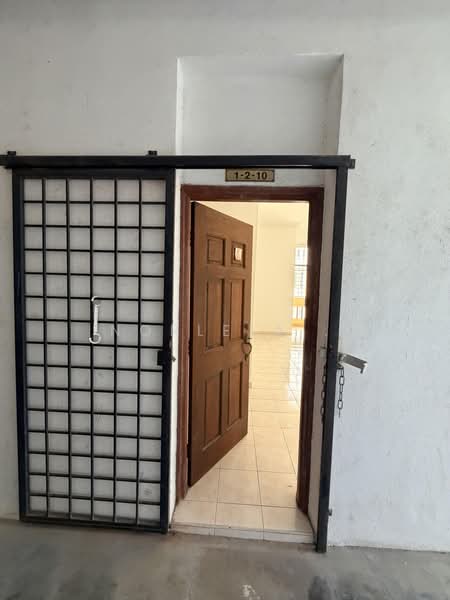 Pangsapuri untuk Disewa di Seri Nuang Apartment - Norlela . - Entrance - PropertyGuru.com.my