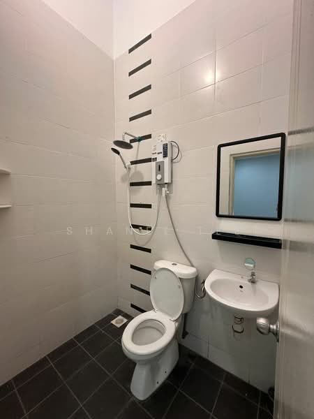 1-storey Terraced House for Rent in Bandar Seri Impian (Kluang) - Shanel Tee - Bathroom - PropertyGuru.com.my