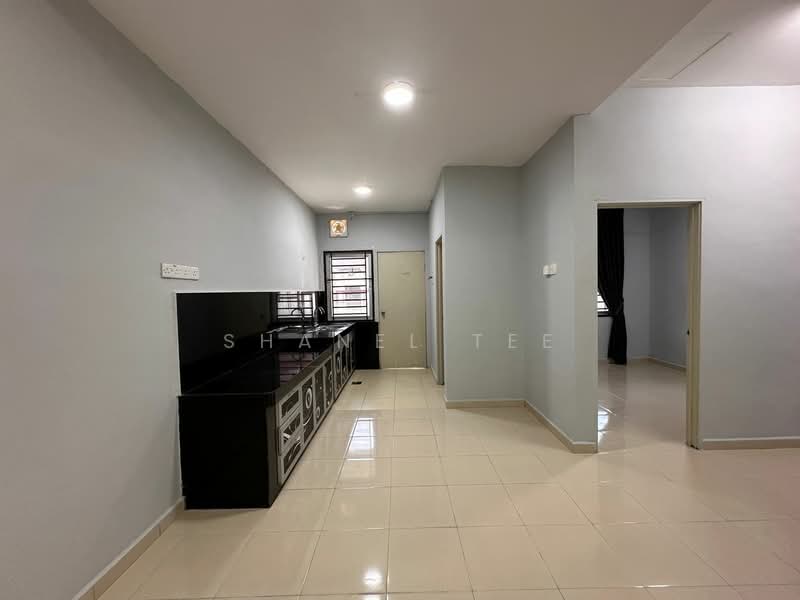 1-storey Terraced House for Rent in Bandar Seri Impian (Kluang) - Shanel Tee - Kitchen - PropertyGuru.com.my