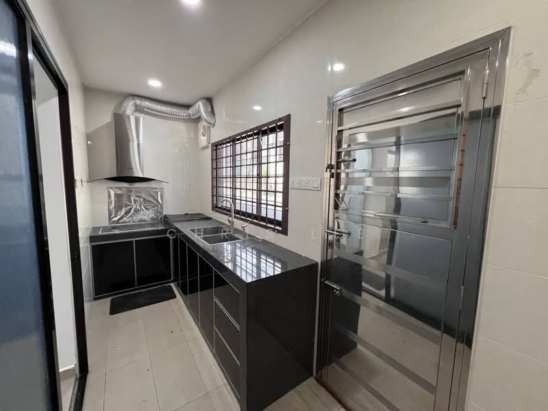 1-storey Terraced House for Rent in Taman Ungku Tun Aminah (Skudai) - Chris Lee - Kitchen - PropertyGuru.com.my