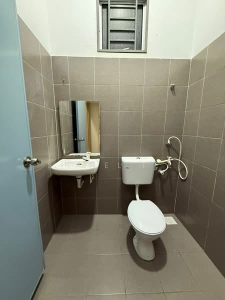 1-storey Terraced House for Sale in Kluang (Johor) - Shanel Tee - Bathroom - PropertyGuru.com.my