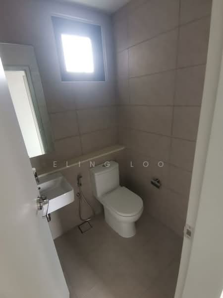 Service Residence for Sale at Melawati : Park One - Eling Loo - Bathroom - PropertyGuru.com.my