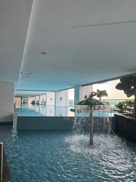 Servis Apartment untuk Disewa di Saville D'lake - Malik Sarwar - Pool - PropertyGuru.com.my