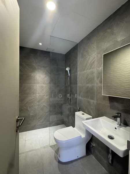 Servis Apartment untuk Disewa di Quinn Residence - PeiGee . - Bathroom - PropertyGuru.com.my