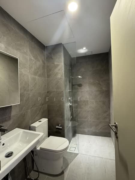 Servis Apartment untuk Disewa di Quinn Residence - PeiGee . - Bathroom - PropertyGuru.com.my