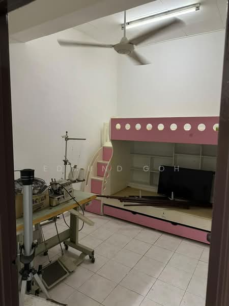 Flat for Sale at Sri Manja Square Petaling Jaya - Edmund Goh - Bedroom - PropertyGuru.com.my